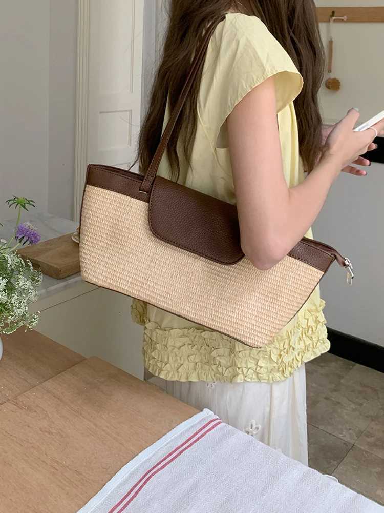 2025 New Vacation Beach Bag Straw Woven Bag Fashion Leisure Shoulder Bag Underarm Bag Womens Daily Commuter Bag R250717