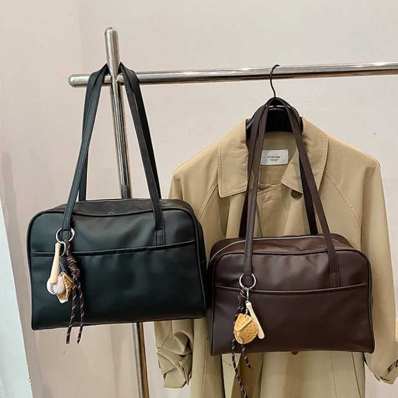 Simple Large Capacity Shoulder Bags for Women Pu Leather Underarm Ladies Commuter Tote Bag Vintage Fem Handbags Tote Purse Y250718