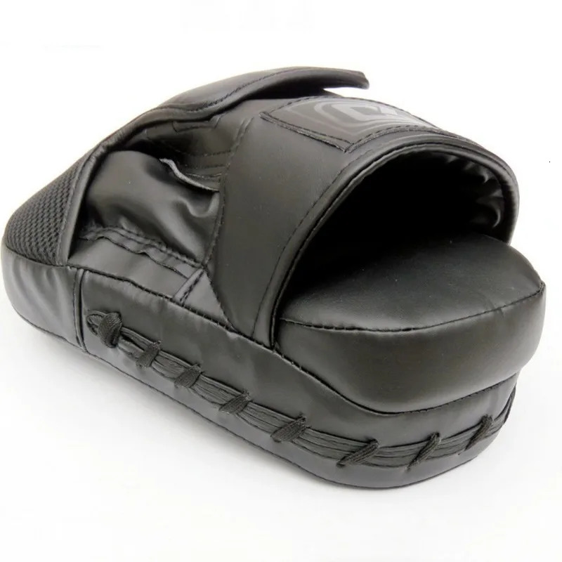 Boxing Hand Target Curved Boxing Pads MMA Target Focus Punching Gloves Thai Strike Kick Shield Hook Jab Pads Kickboxing Training 250717