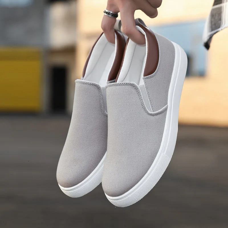 Men Casual Shoes 2024 Male Sneaker Canvas Boys Fashion Slip-on Vulcanized Flats Non-Leather Casual Shoes Men Zapatos Hombres 250716