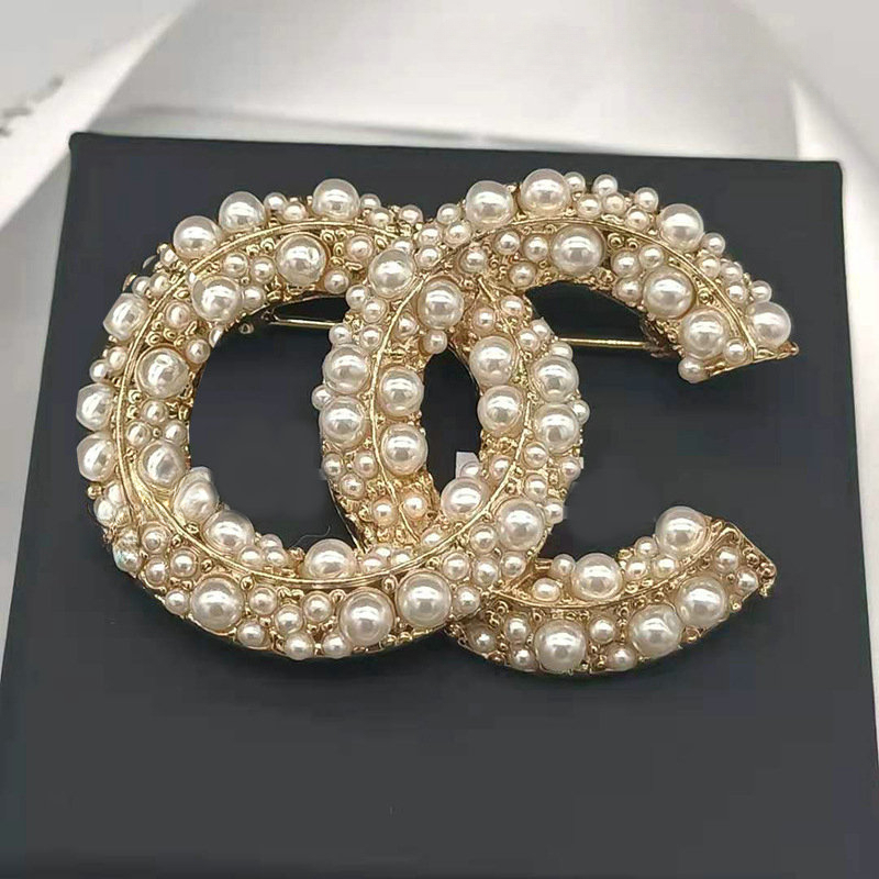 Luxury Women Brand Letter Brooches 18K Gold Plated Broche Designer Jewerly Men Broches Party Gift