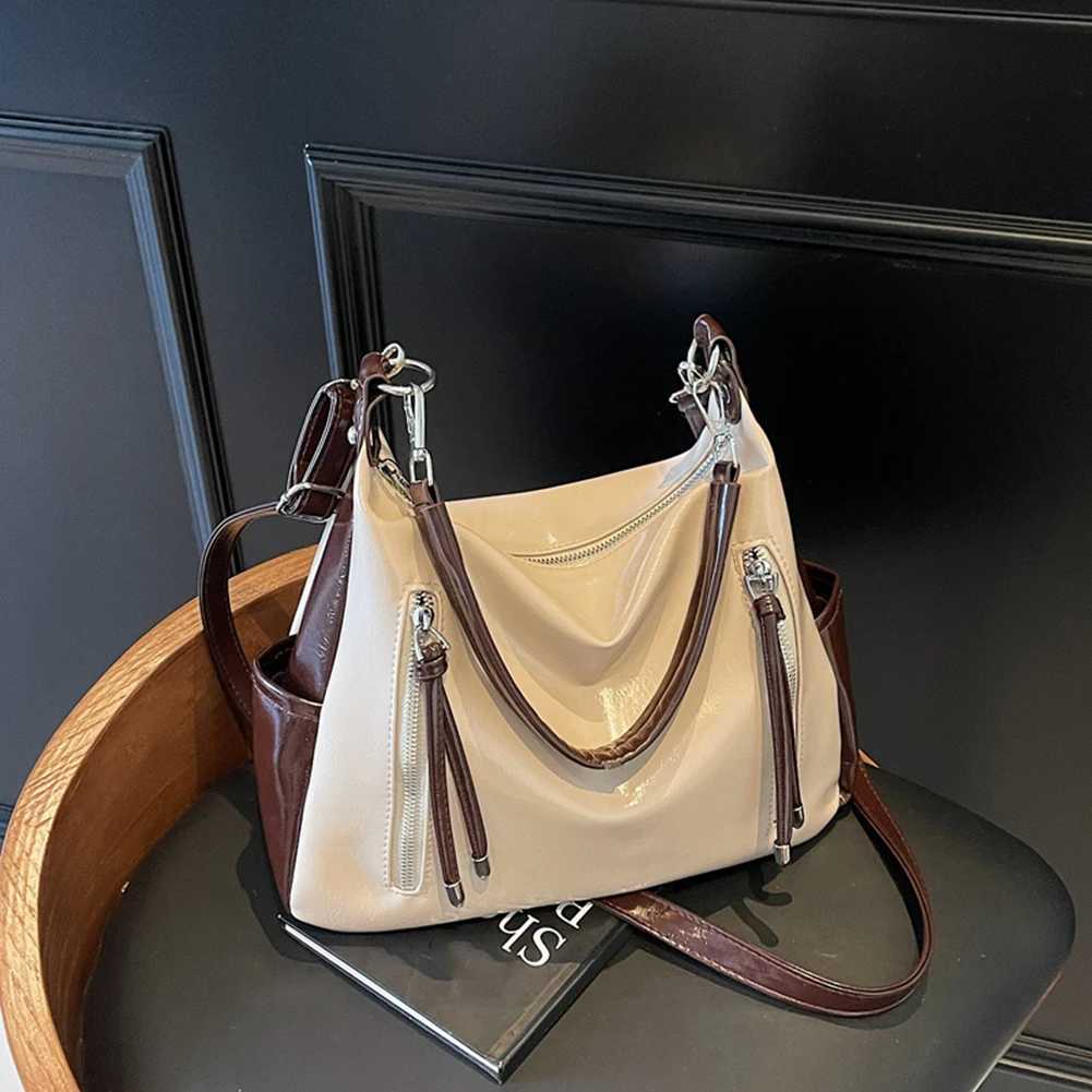 2023 Trendy Tote Bag Large Capacity Versatile Handbag Contrast Color Leisure Armpit Bag Travel Shopping Commute Bag Y250718
