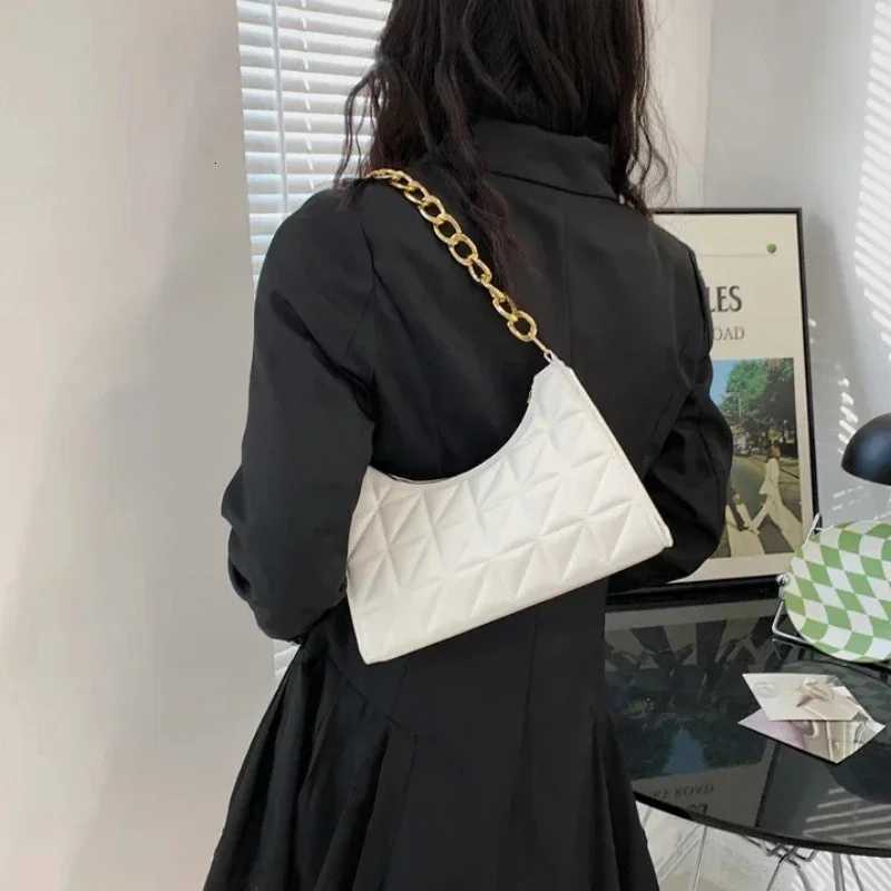 2025 New Trend Womens Advanced Diamond Bag All-match Shoulder Bag Niche Chain Handbag Female Fi Texture Shopping BagXJ25