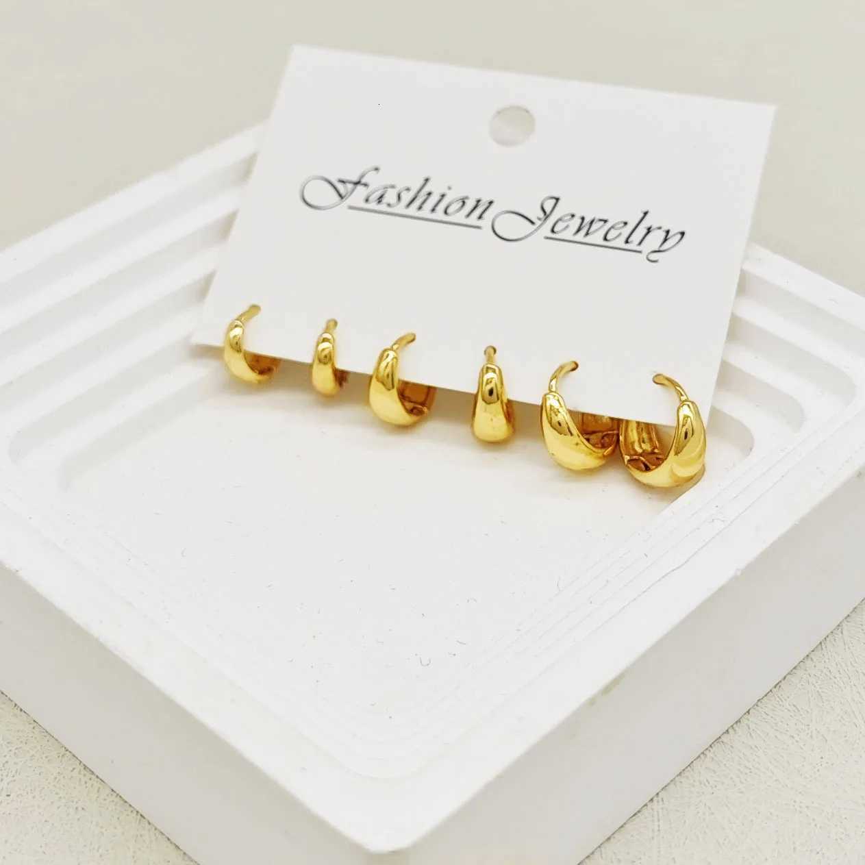 Minimalist and versatile geometric earring set for mens new high-end metal C-shaped earring combination X250718