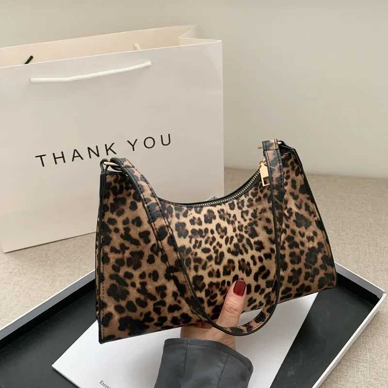 French Underarm Tote Bags for Womens Brown Leopard Handbag Clutch Bags Female Vintage PU Leather Shoulder Bags Versatile Casual XJ250718