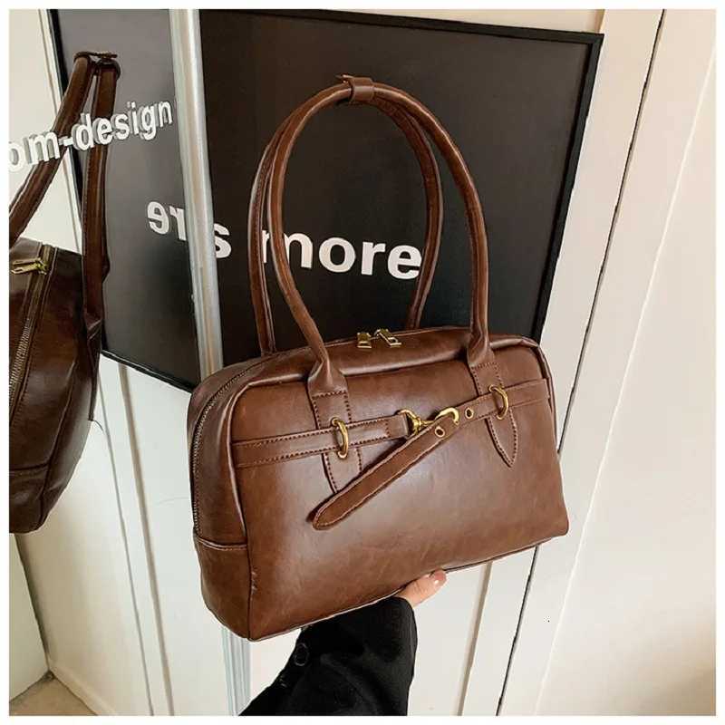 2025 PU Leather Mens Shoulder Underarm Bag Fi Popar Handbag Fem Daily Casual Commuting Bost Bowling Bag for Men Y250718
