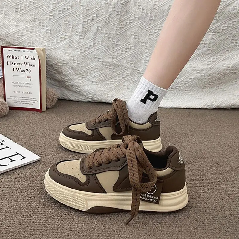 Casual Sports Shoes Board Womens Sneakers Muffin Thick Bottom Khaki Black White Color Matching Fashion Shoes 250717