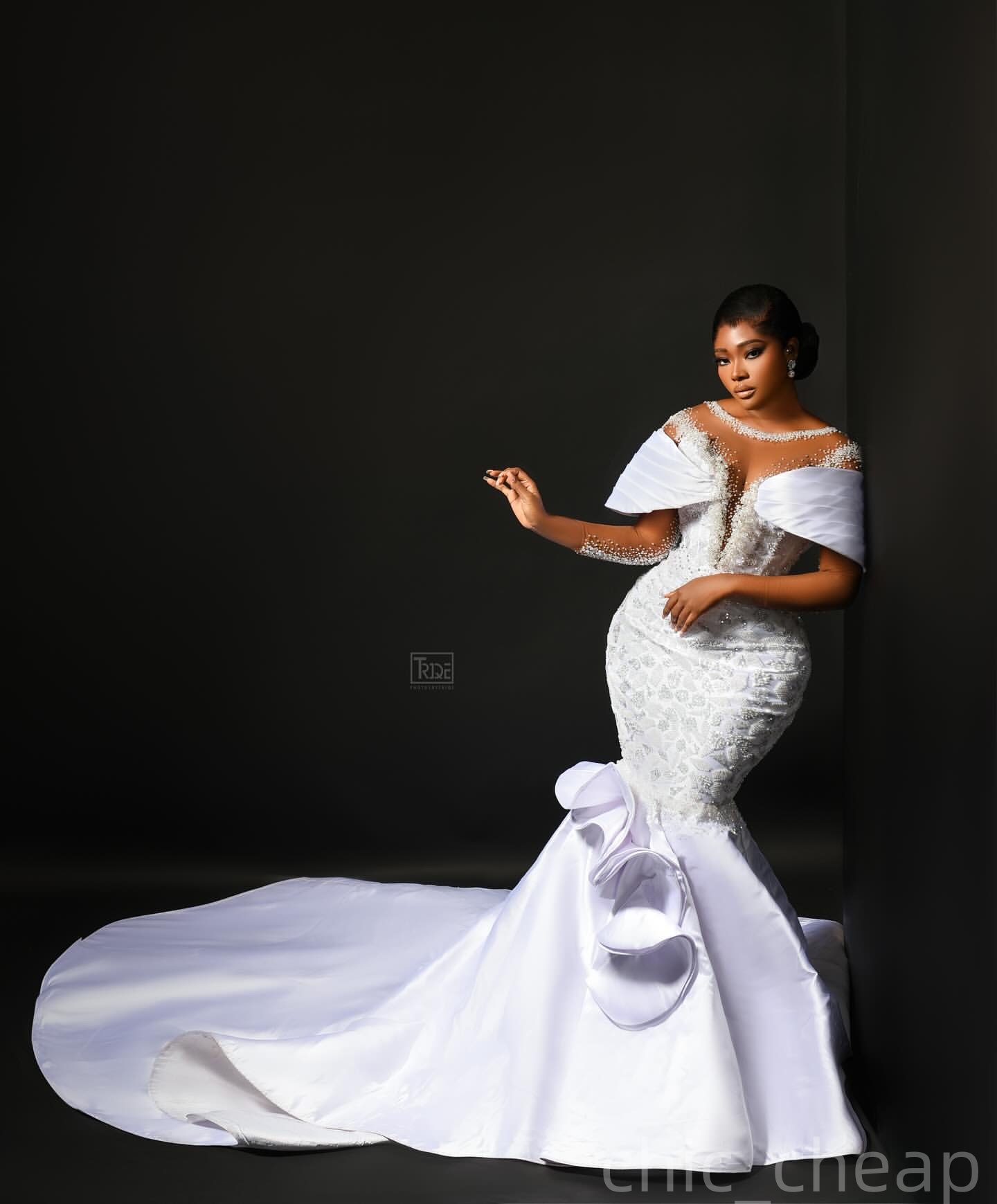 2025 Aso Ebi Plus Size Ivory Mermaid Wedding Dress Beaded Pearls Sequined Satin Full Sleeves Bridal Gowns Dresses ZJ0675