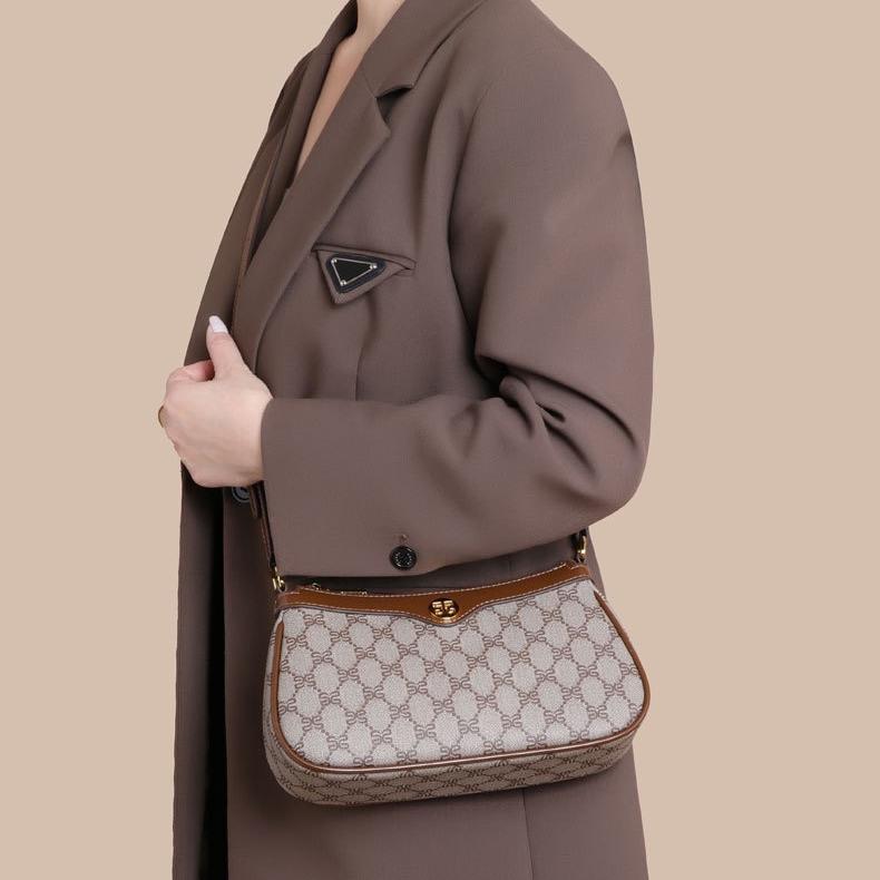 2025 Designer Shoulder High Quality Women's handbag Purse Leather Metal badge Letter print Crossbody Black Classic Underarm Bag Hobo bag