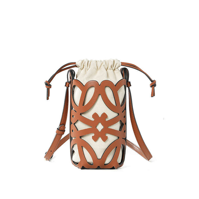 Luxury designer's unique ladies' trumpet is small and lightweight cowhide mini high-end mobile phone messenger bag in summer.