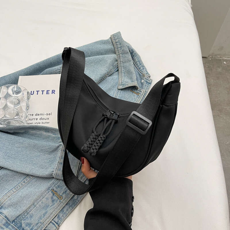 Large Capacity Single Shoulder Crossbody Crescent for Women 2024 New Spring Summer Casual Versatile Dumpling Nylon Commuter Bag