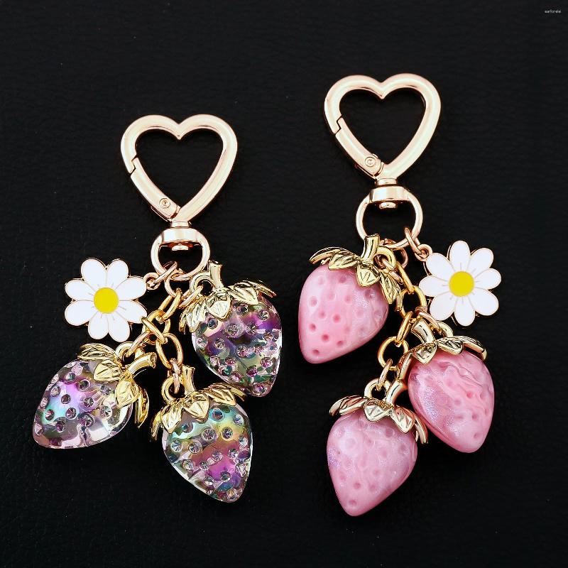 Keychains Cute Strawberry Bag Pendant Keychain Kawaii Heart Flower Daisy Key Chain For Women Girs Purse Accessories Gift