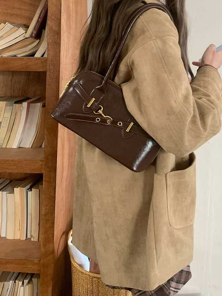 2025 new handbag fAshionable casual womens daily commuting bag armpit bag bowling bag versatile womens bag Z250718