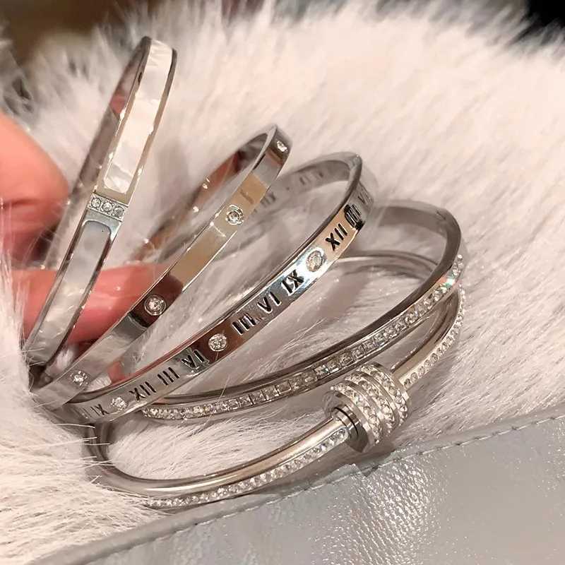 1pc Titanium Steel Silver Bracelet Fashionable Classic Style Stainless Steel Bracelet Inlaid With Zircon For Daily Wear X250718