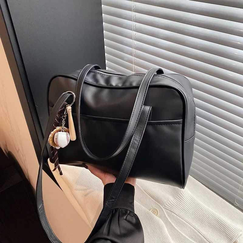 Simple Large Capacity Shoulder Bags for Women Pu Leather Underarm Ladies Commuter Tote Bag Vintage Fem Handbags Tote Purse Y250718