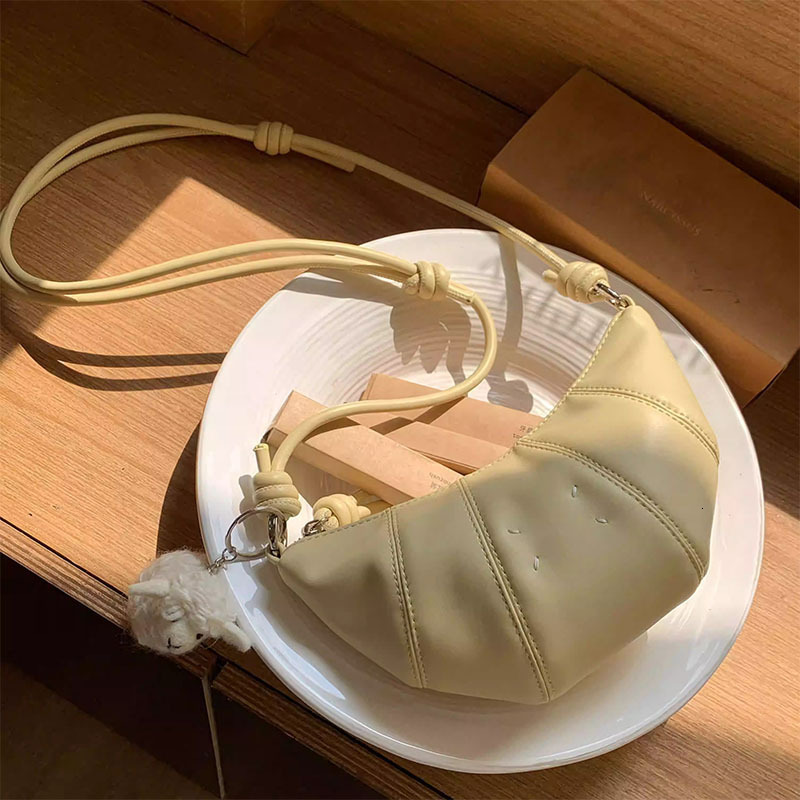 2025 Summer new women's shoulder bag new simple and casual lightweight dumpling bag women's shoulder bag new designer bag new designer luxur