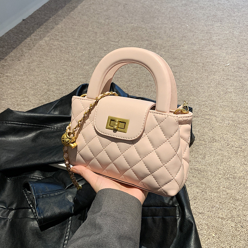 2025 Summer New Women's Single Shoulder Crossbody Bag French Quilted Chain Women's New Summer Fashion Handbag Commuter Bag New Designer Bag