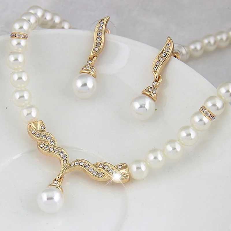 Creative Gold Color Necklace + 1 Pair Earrings Wedding Bridal Pearl Jewelry Set For Women X2507181