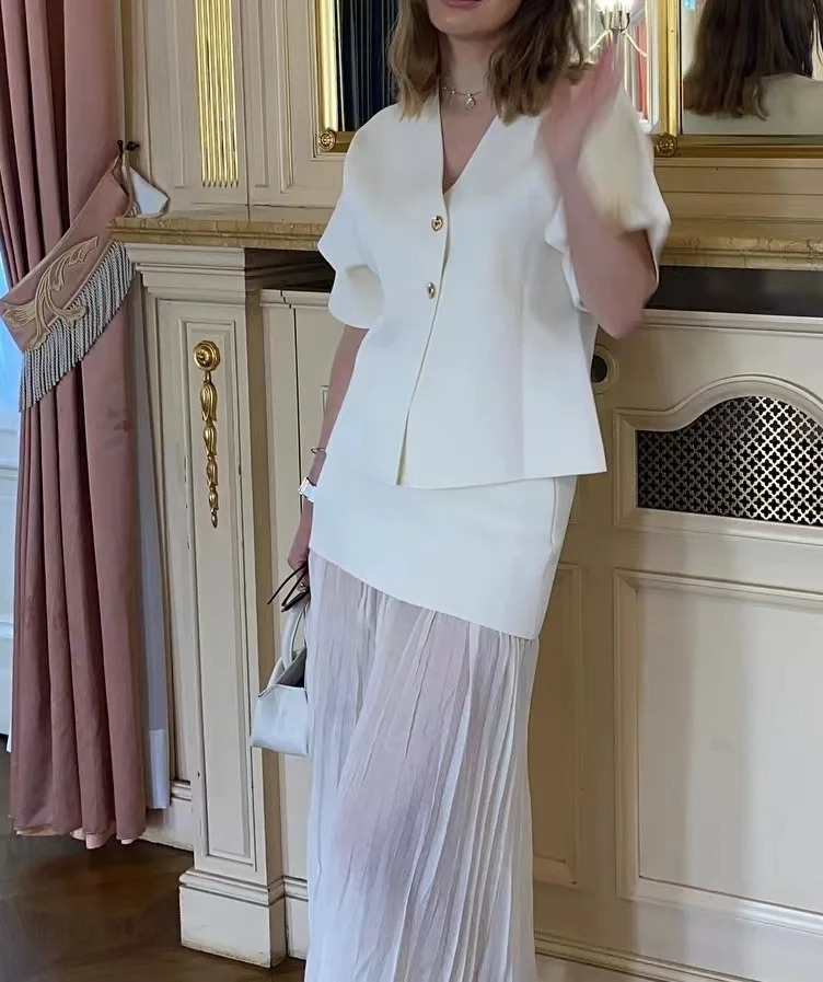 Autumn Womens European and American Style Fashionable FlatNeedle ShortSleeved VNeck Knitted Jacket Street Top 250729