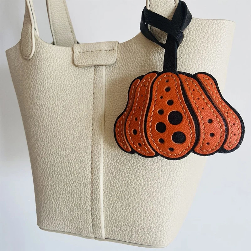 Lambskin Leather Handmade Hipster London Bus Cartoon Omnibus Croissant Original Pure Handmade Pumpkin Key Pendant Gift Customization 250717