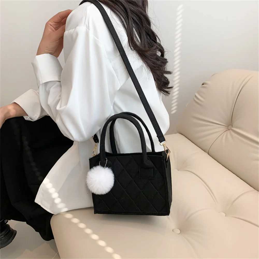 Women Small SquareCrossbody Bags New Simple and Versatile Casual Handbag FAshion Popular Felt Shoulder Messenger Bags Y250717