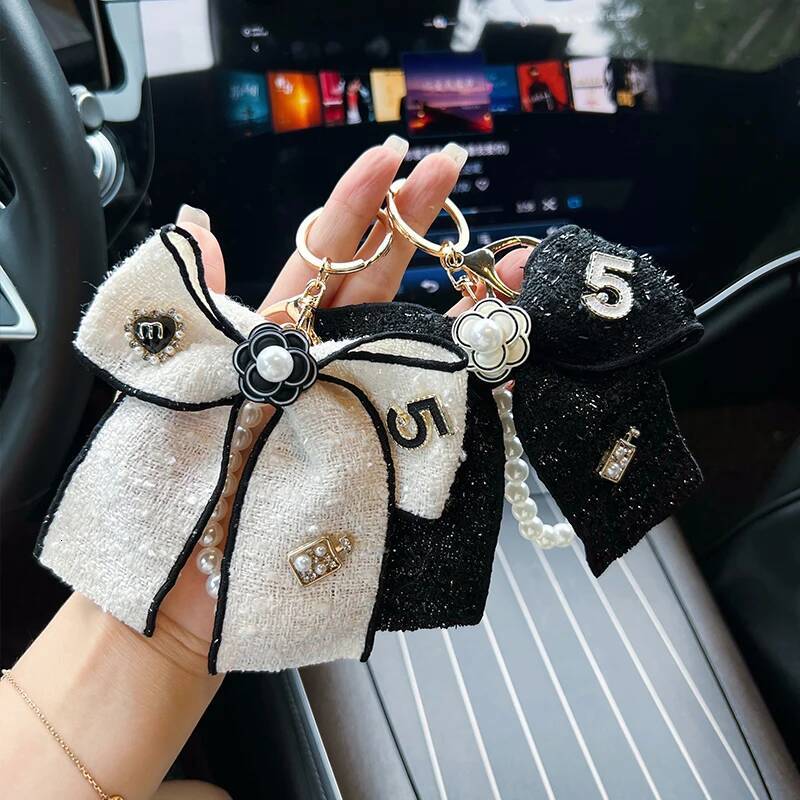 Creative Xiaoxiang Butterfly Knot Women's Fashion Pearl Chain, Bag Pendant, Car Keychain, Personalized Ribbon, Bow Tie