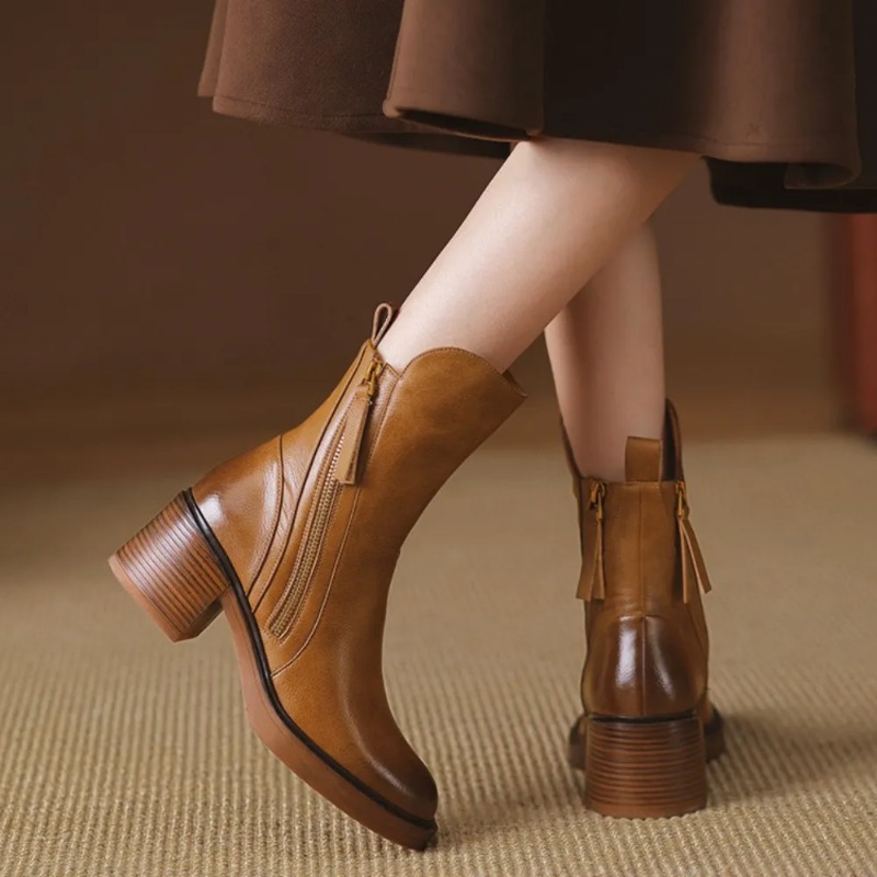 Autumn Fashion: Ladies' Short-Brown Ankle Boots Featuring Chunky Soles & Premium Leather Material