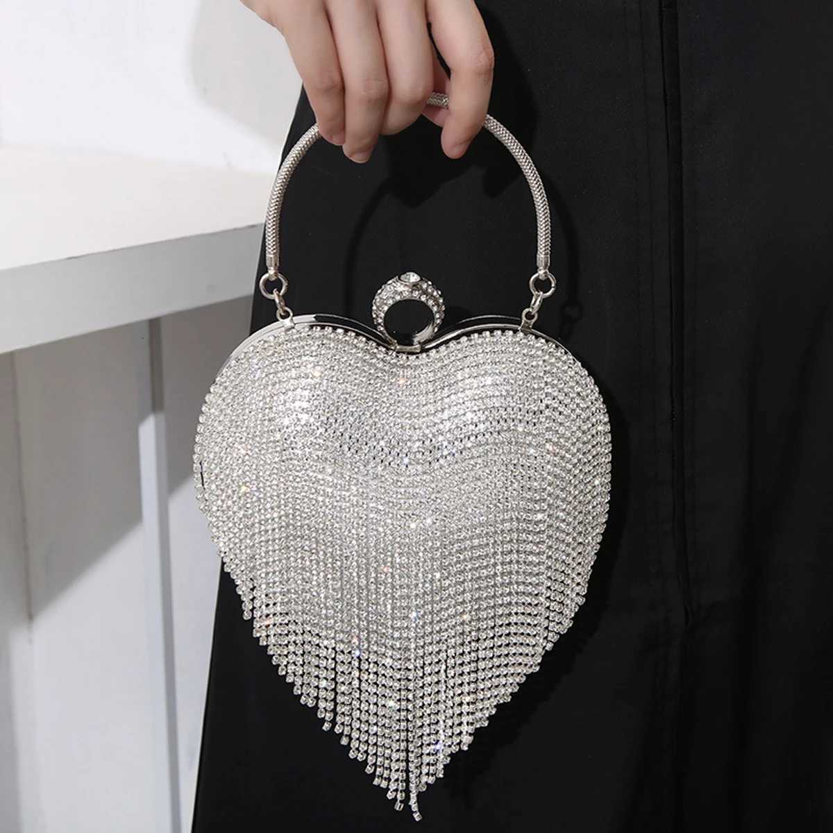 Rhinestone Evening Bag Heart Pattern Silver Handbag Womens Diamond Tassel Banquet Clutch And Purse Wedding Bridal Prom Wallets Y250717