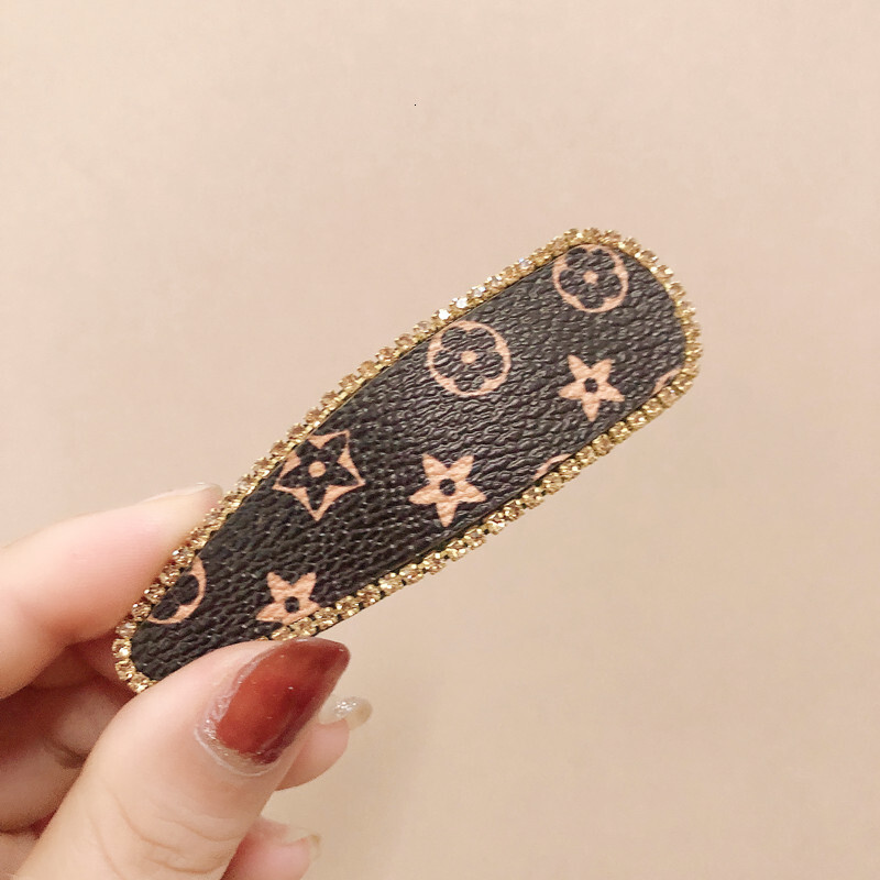 Korean Simple Printed Leather for Women, Internet Celebrity Style, Elegant Side Bangs Clip, Hair Accessory,
