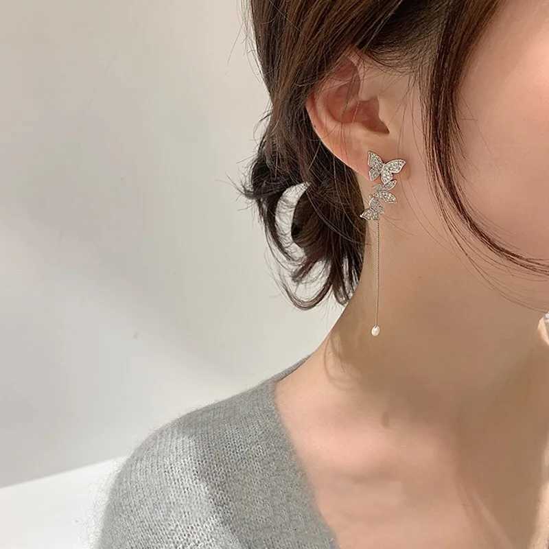 1PC New Fashion Gold Color Moon Star Clip Earrings For Women Simple Butterfly Fake Cartilage Long Tassel Ear Cuff Jewelry Gifts XJ250718