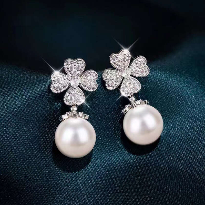 Four-leaf Clover Pearl Sier Needle Stud for Women Spring Summer 2023 New Trendy High-end Light Elegant Earrings