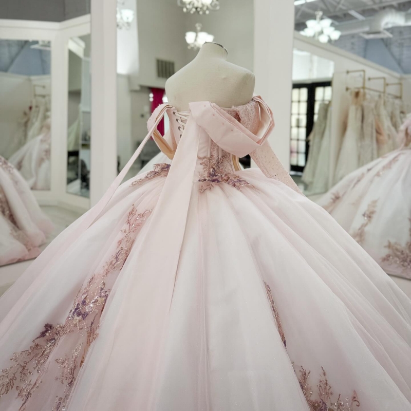 Light Pink Shiny Quinceanera Dresses Ball Gown Off The Shoulder Applique Lace Beads Tull Party Birthday Sweet 16 Dress Vestidos 15 anos