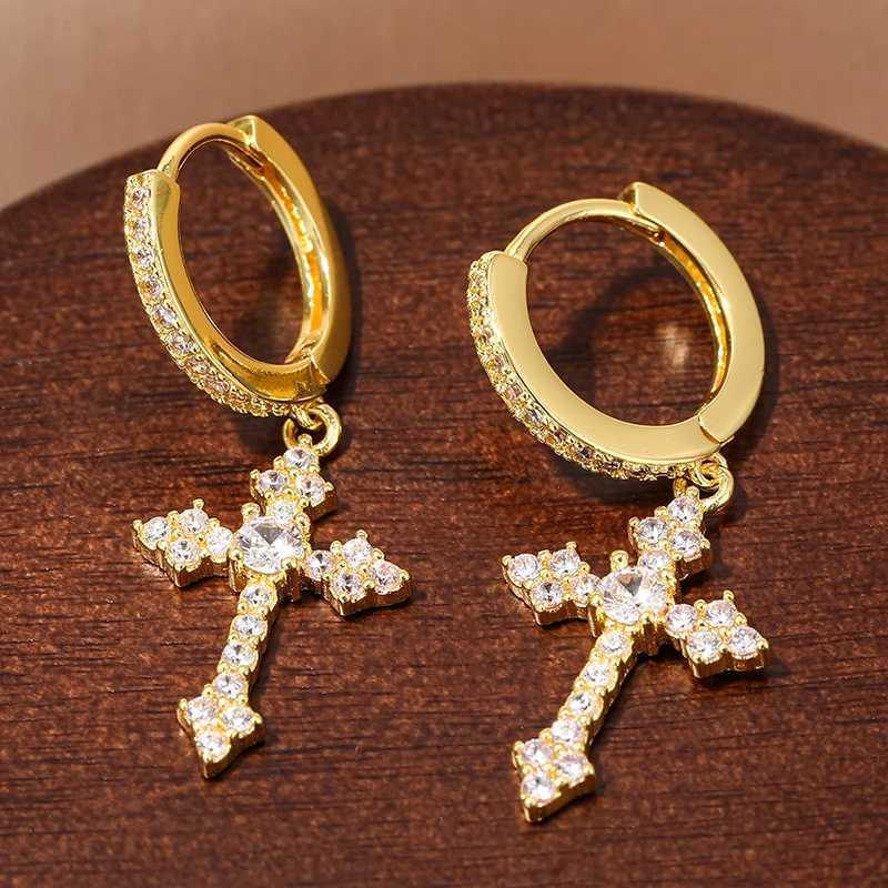 Fashion Punk Gold Color Cross Stud Earrings Hip Hop White Litter Rhinestone Jewelry Piercing Studs for Women Men Ear Accessories XJ250718