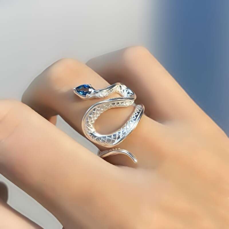 Spirit Snake is Here~ New Snake-Shaped Ring for Women, Ins Style, Light Luxury, High-End Feel, Index Finger Niche Design, Bestie Ring, Trendy