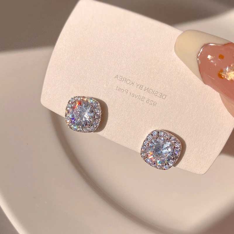 2024 New Simple Classical Square Zircon Earrings for Women Shiny Luxurious Rhinestone Earrings Daily Jewelry Gift for Friend XJ250718