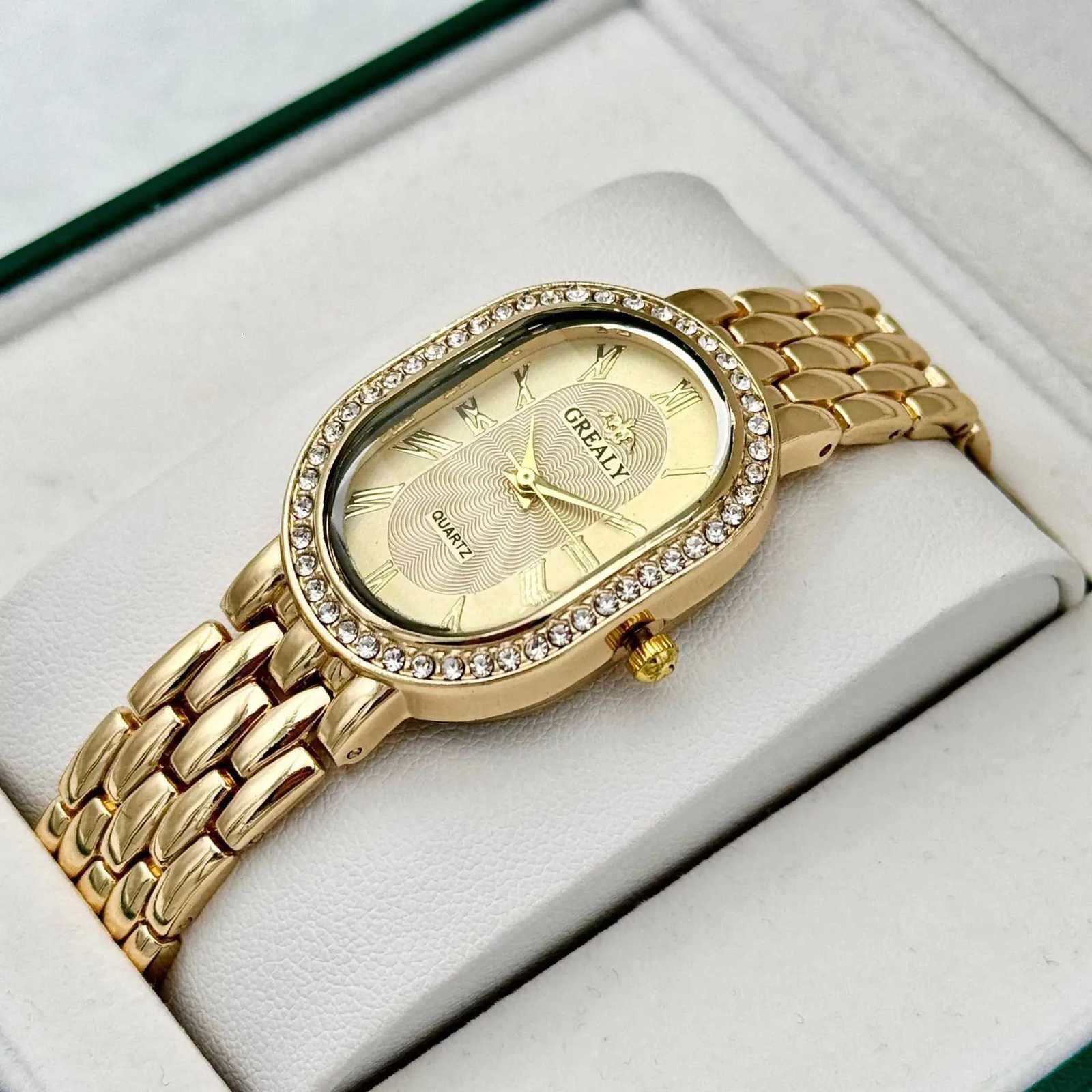 Ladies Watches Fashionable Luxury Wrist Watch Diamond Encrusted Oval Roman Numeral Dial Quartz Watch Womens Clock W250718