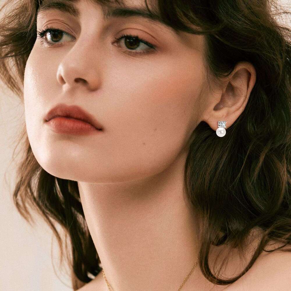 Classic Fashion Freshwater Pearl Stud Elegant Pure Sier Perfect Round Strong Luster High-end Small Bulb Earrings