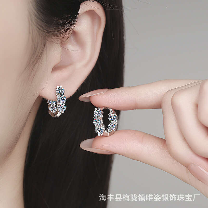 Hot Selling 4 Carat S Sterling Sier Buckle Female Temperament french Earrings Moissanite Ear Studs 34f
