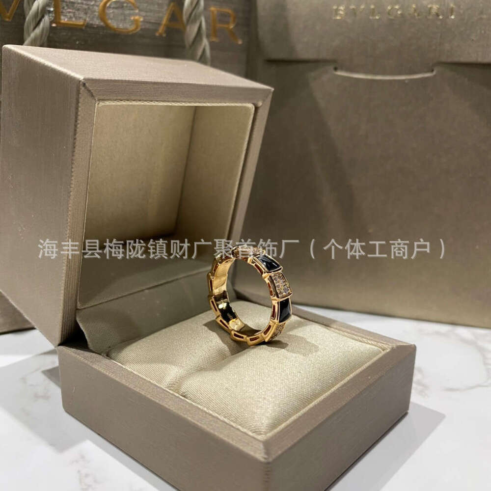Designer Jewelry High Version V Snake Bone Mother-of-pearl Agate Rose Gold Wedding Ring Couple Rings For Men And Women