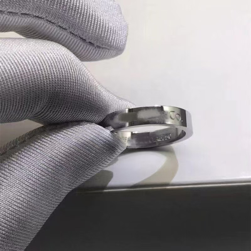 High version diamond ring Letter T Designer rings Couple Gift Valentine's Day All match Stainless Band rings Designer jewelry ring Plus Size