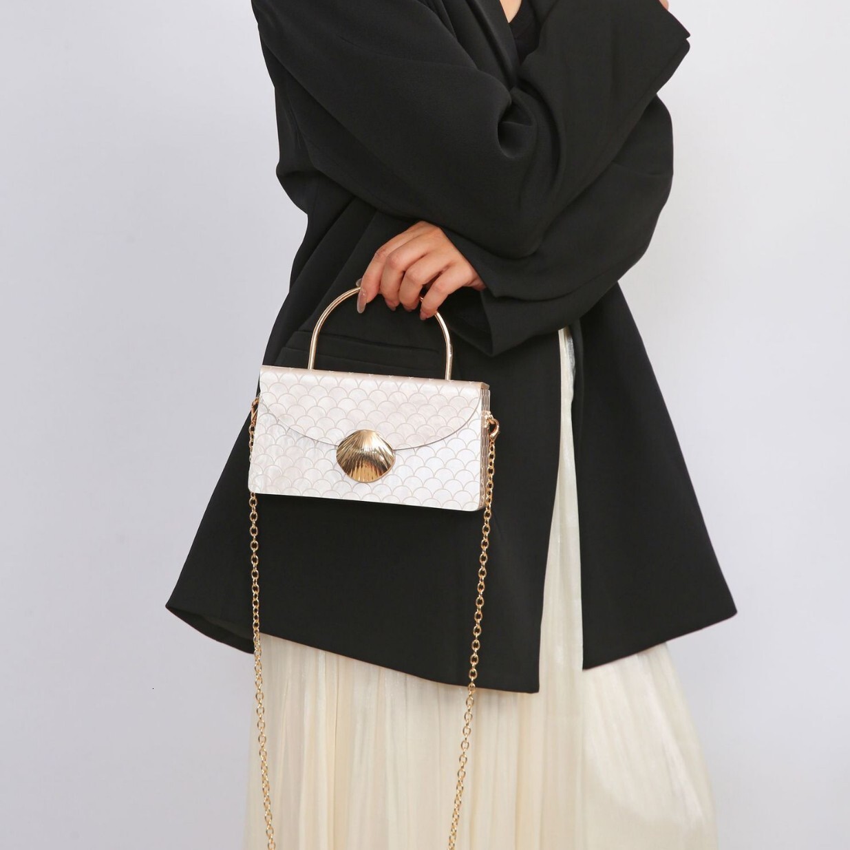 Evening wear acrylic pearl wallet shoulder crossbody bag cute ivory pearl handbag designer bag women's shoulder bag