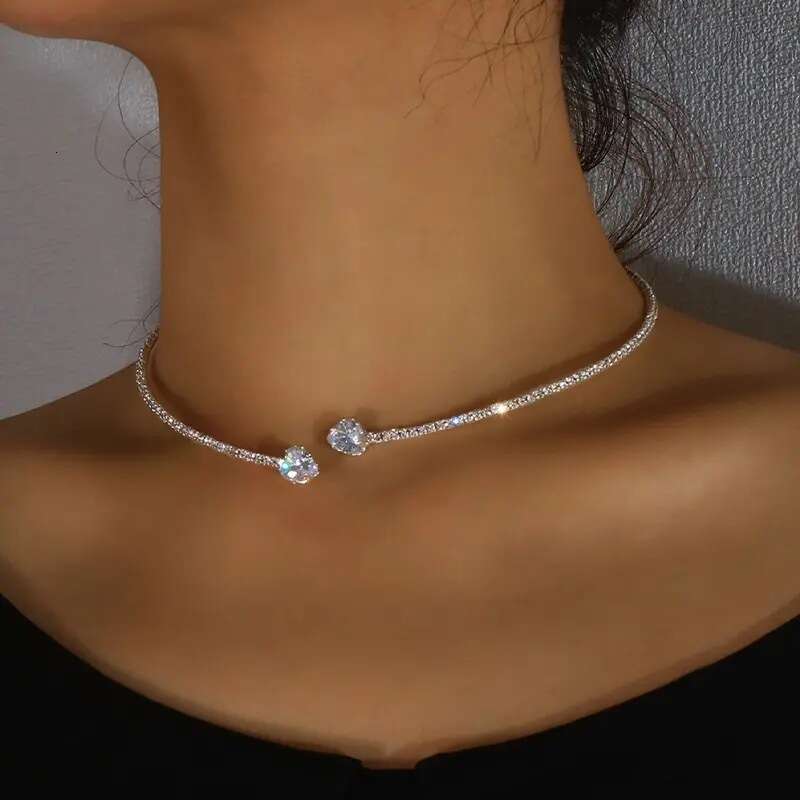 Light High-End D Color Moissanite Sier Niche Temperament Open Heart Choker