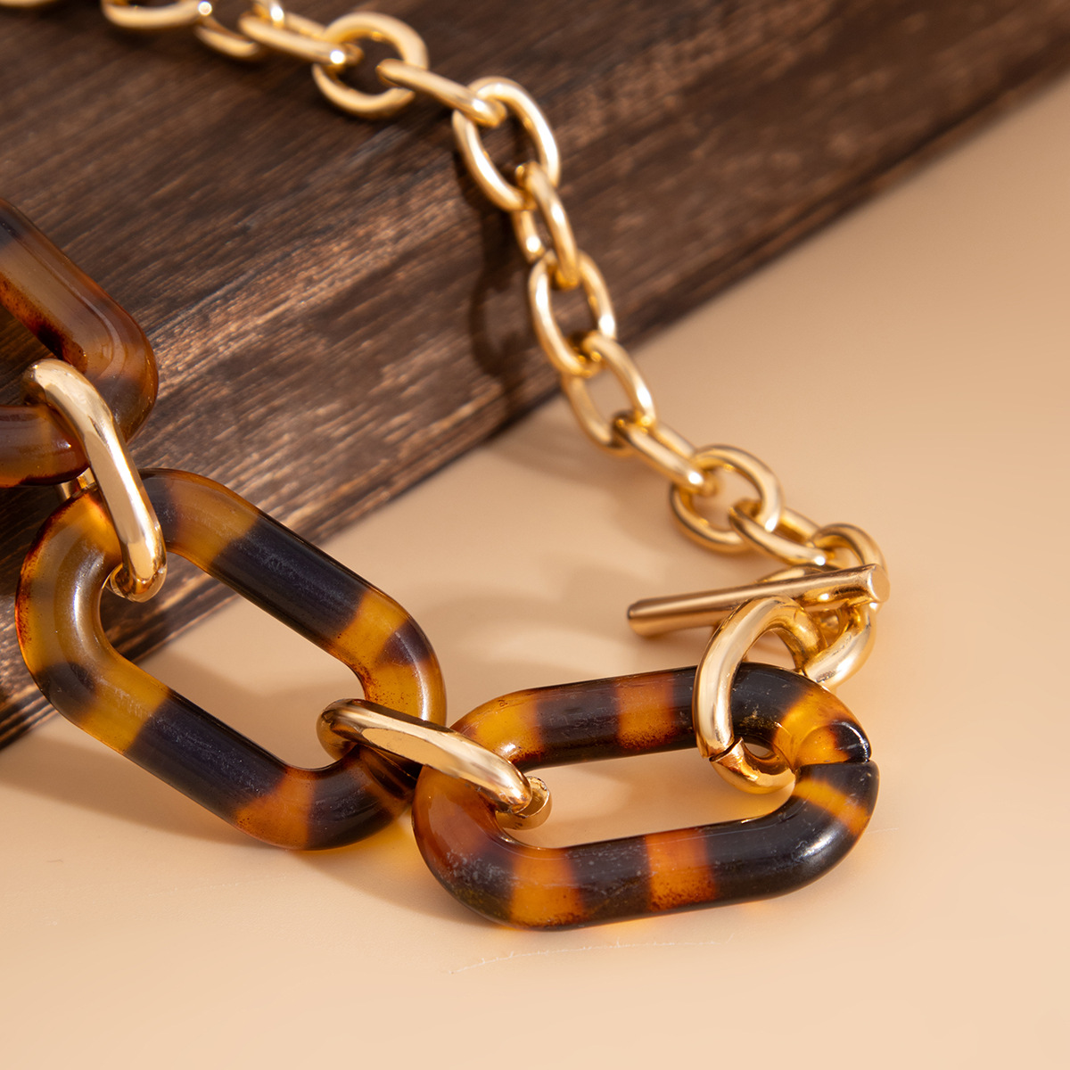 Vintage Acrylic Leopard Print Square Pendant Necklace for Women Punk Multi Layer Chunky Cross Chain Necklace Neck Jewelry