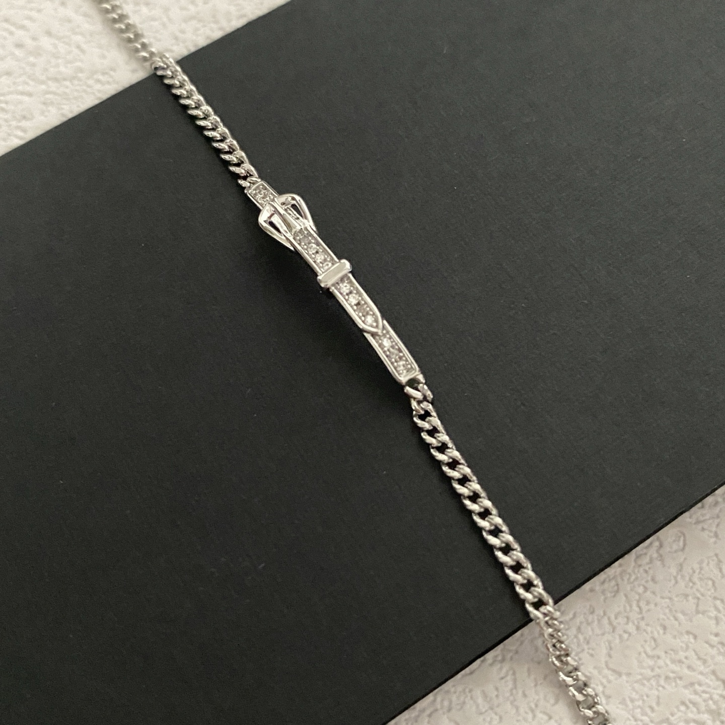 Silver - Toned Chain Necklace With Rhinestone - Encrusted Buckle Detail Edgy Daily & Trendy Jewelry Gift For Her High - Quality And Stylish Accessory
