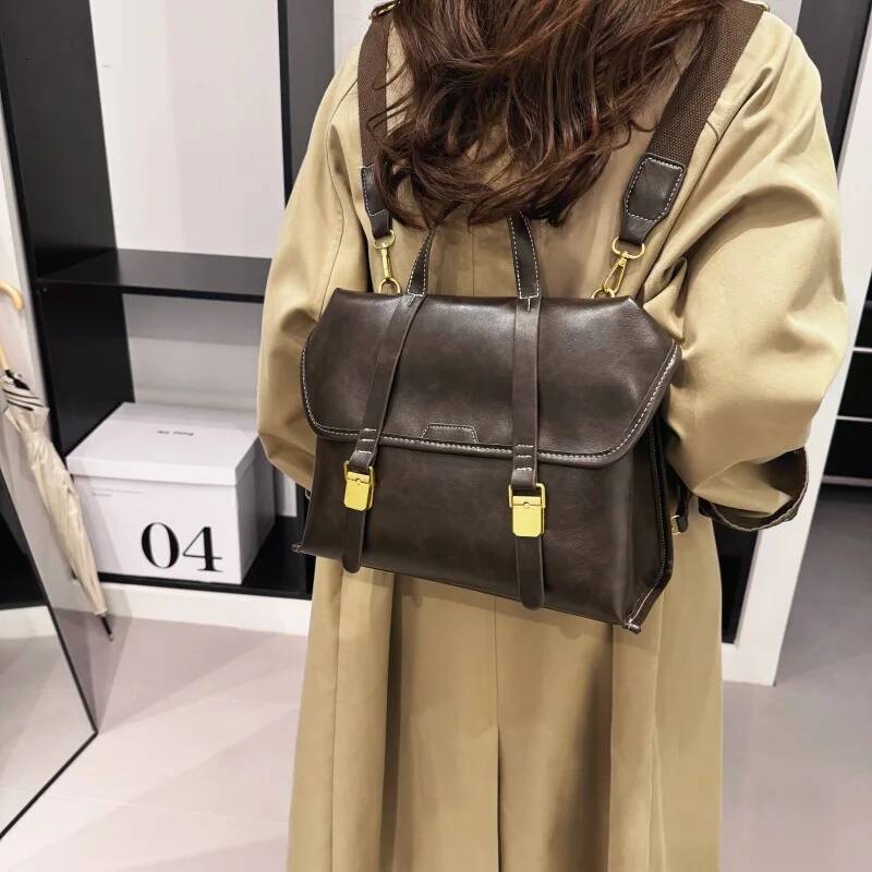 Fashionable Large Capacity Trendy Handbag for Women, New Western-style College Backpack, Retro Style Commuting Backpack high-quality
