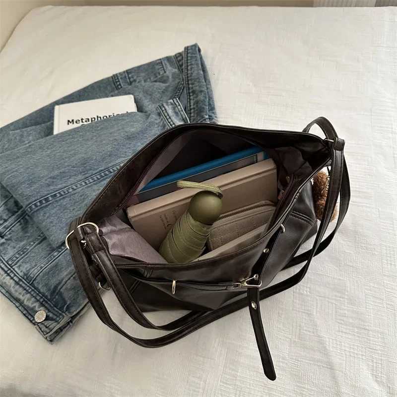 Large Capacity Commuter Student Double Shoulder Tote Bag Mens Spring Summer Vintage Fi Crossbody Bag Backpack Y250718