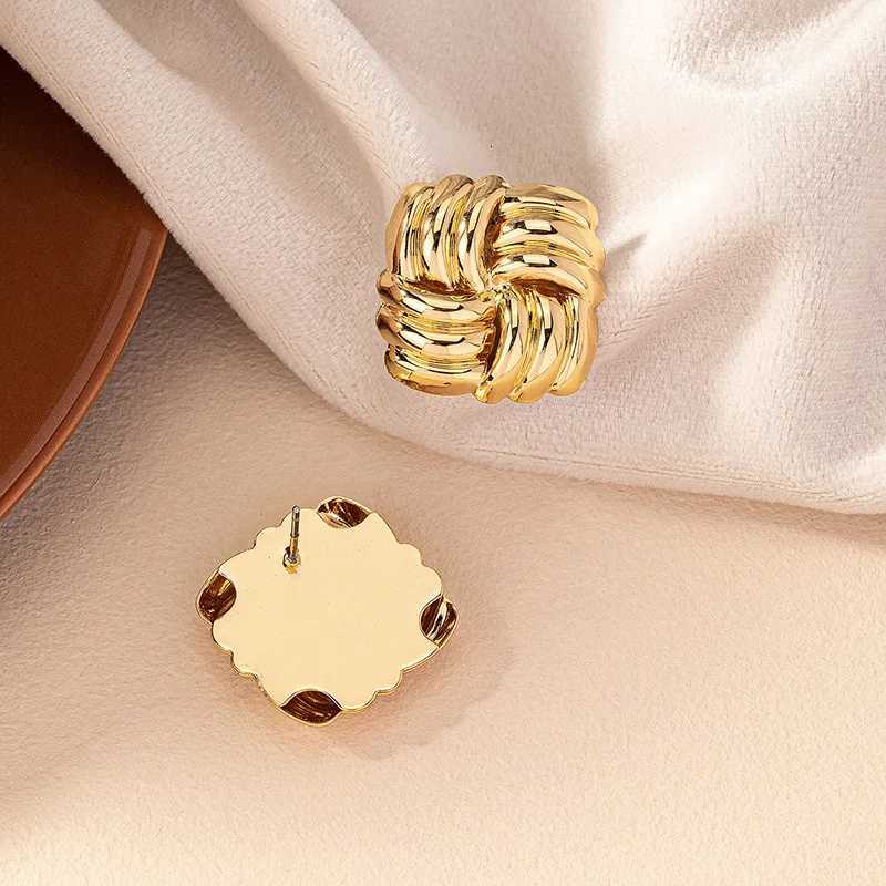 Square Personality Smooth Trend Fashion Women Stud Earrings Simple Gold Color Party Gifts Jewelry Exquisite Accessories RG0071 XJ250718