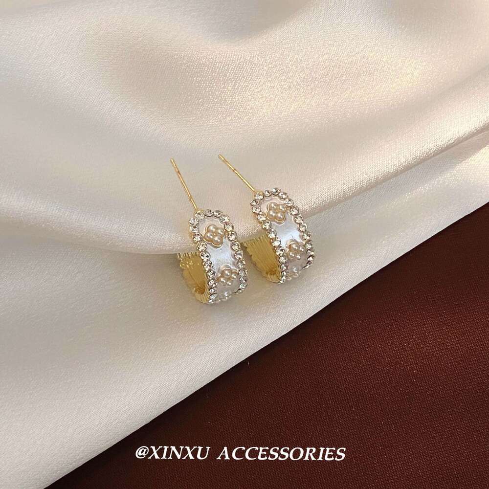 C-shaped Pearl Inlaid Dia Stud for Women 2024 New Niche Design High-end Earrings Hoop Fashionable Elegant Ear Jewelry