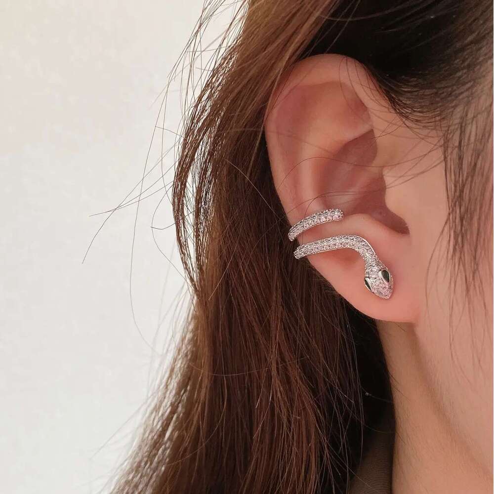 Integrated Cuff Earrings Personality Design Sense of Minimalist Style Micro Inlaid Snake Clip Studs Ear Jewelry