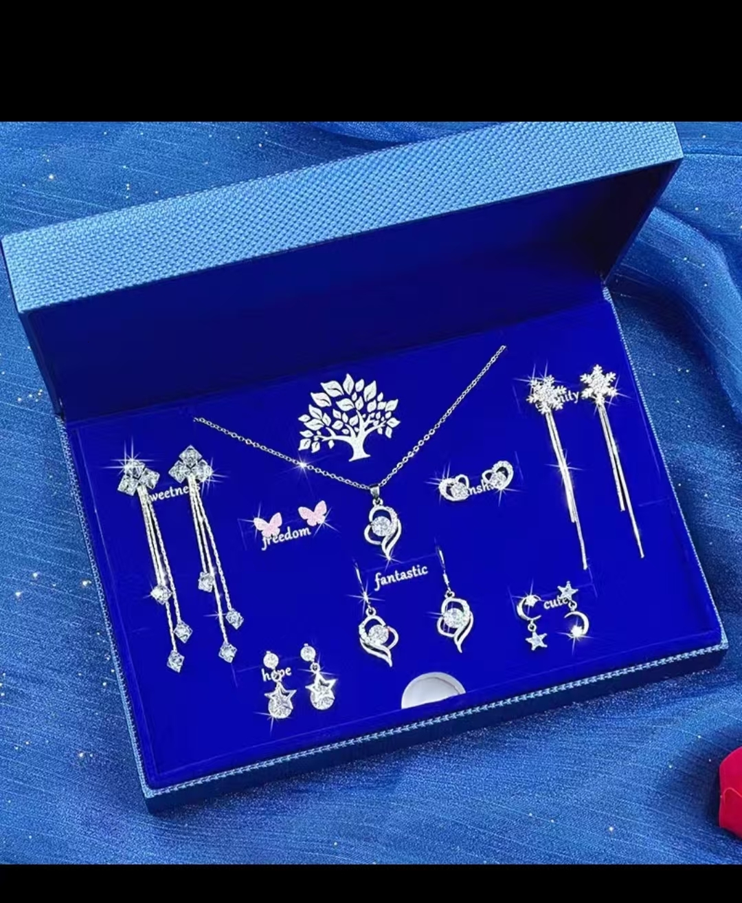 New necklace, earrings and ring set - Birthday and Valentine's Day gift - Exclusive gift for ladies - Demonstrates the charming charm of ladies